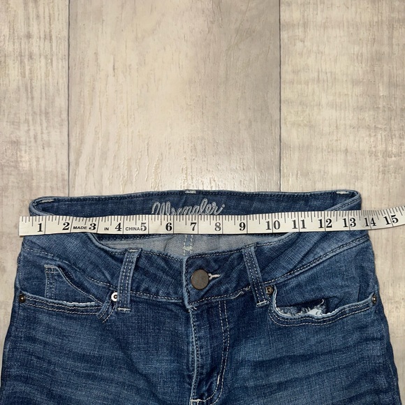 Women’s wrangler jeans boot cut - Picture 2 of 5